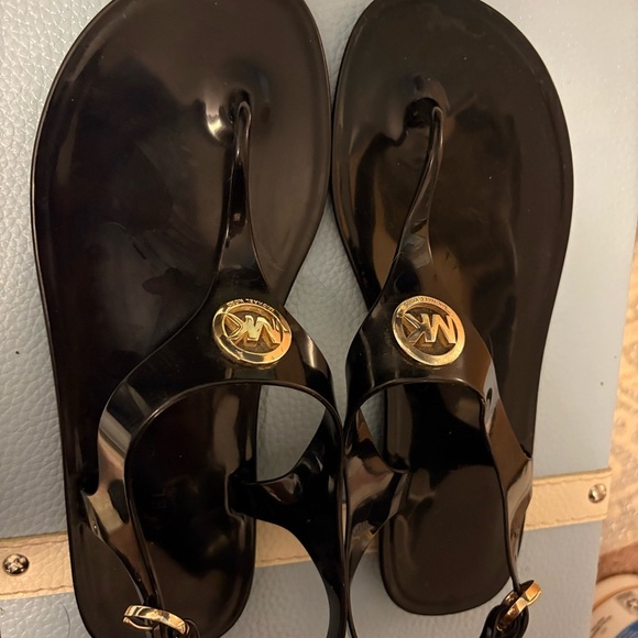 Michael Kors Black Sandals with Gold Emblem - Picture 6 of 9